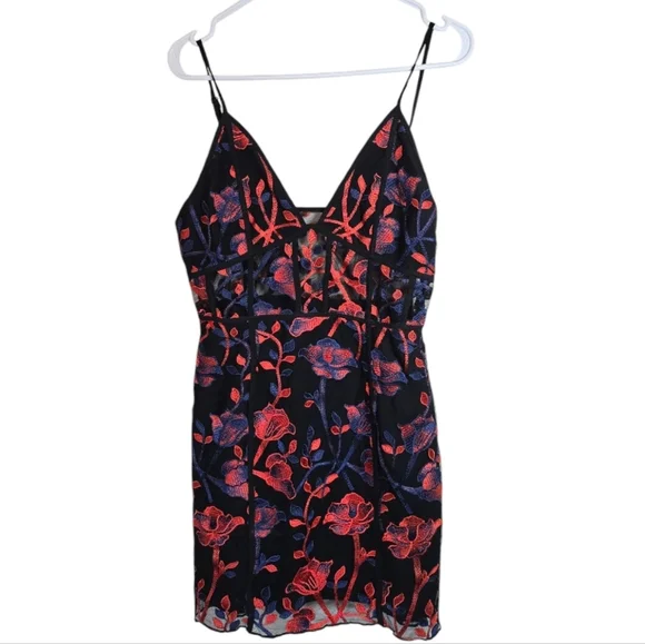 Tobi Rose Black Multi Embroidered Bodycon Dress, Size Medium - Picture 3 of 6